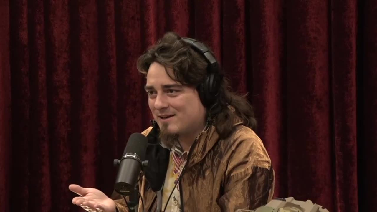 The Joe Rogan Experience | Palmer Luckey (2394)