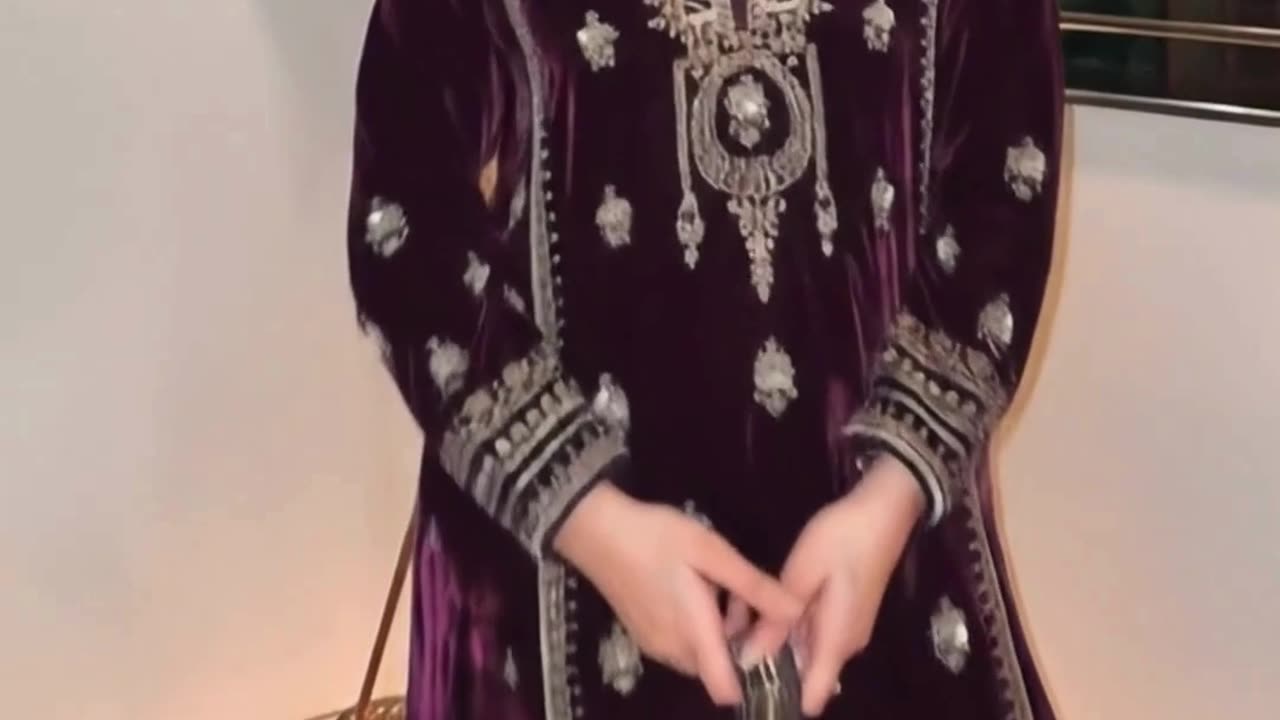 Buy the Grace | Timeless Pakistani Suit Styles Now on Mirraw