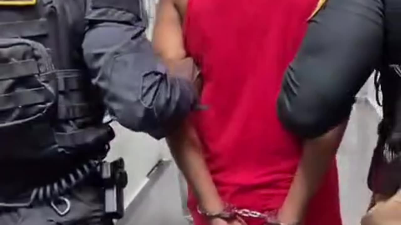 Policía Captura Hombre