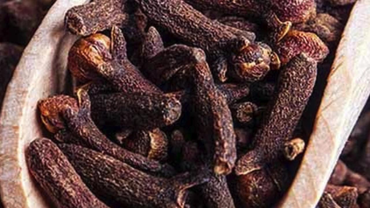 रात में मुंह में लौंग डालकर सोने के फायदे