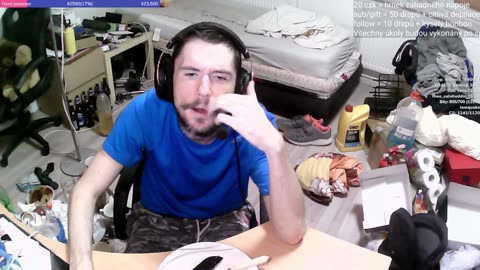 Řekni ahoj! Say hello! Sag hi!