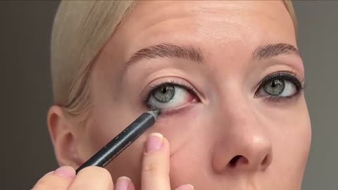Black Smokey Eye Tutorial (3 Techniques) P18