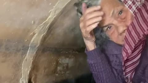 This is a video: Cambodian citizens are stranded, unable to prepare for evacuation from their homes,