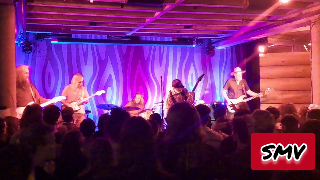 #ShittyMillennialVideos 📱📹🎬 Earth 🌍 - Ouroboros/Broken 🐍 @ Doug Fir Lounge Portland, OR 06/23/2023