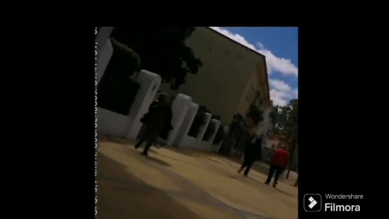 Se me intenta echar encima la " Bruja Piruja"