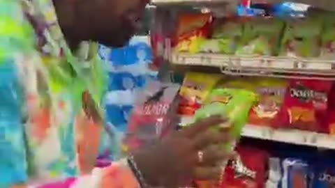 OMG NO WAY CHEETOS #shorts #youtube #youtubeshorts #viral #funny #explore #youtube #foodie #comedy