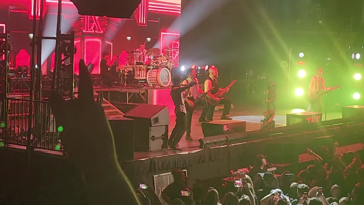 Ice nine kills ( live)