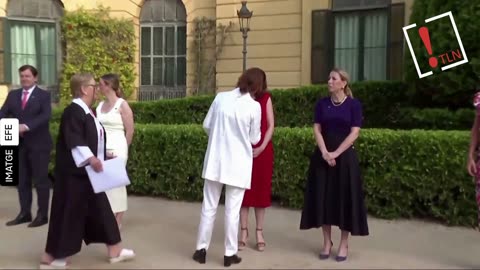Enganche entre Mónica García y Díaz Ayuso separadas por protocolo