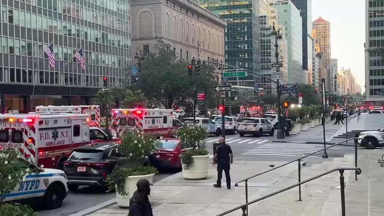 BREAKING: Shooting reported in Midtown Manhattan, New York DISCUSS