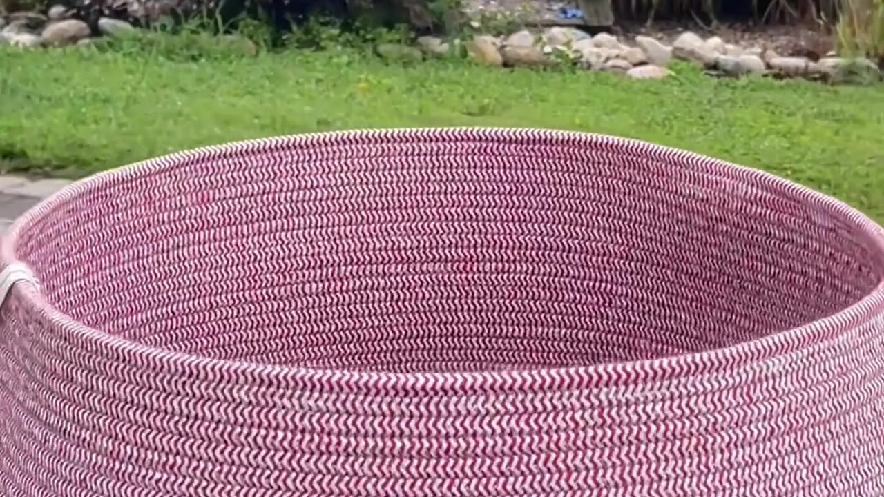 26" Rope Roll-up Christmas Tree skirt/Collar Red/White