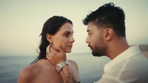 Kurtuluş Kuş - Sarılmam Lazım (Official Video)