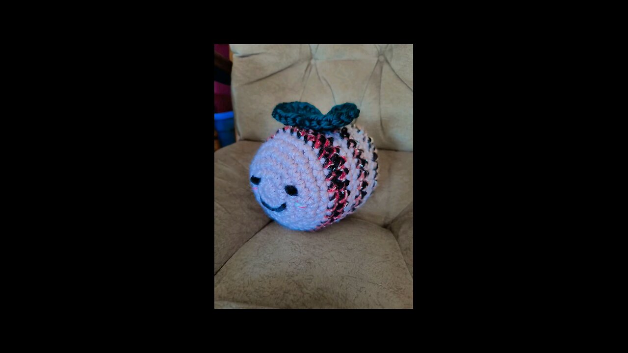 Berry-Bee Amigurumi!