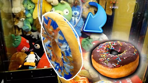 WON THE BIGGEST DONUT EVER FROM THE CLAW MACHINE!