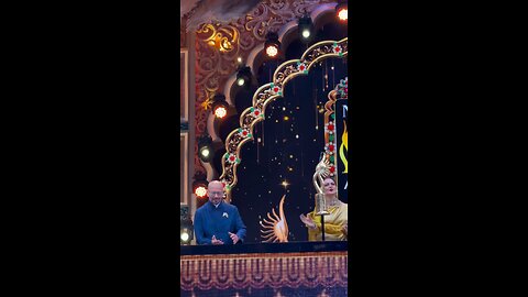 A legendary reunion on stage! Rakesh Roshan and Rekha ji created