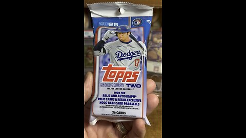 2025 #toppsseries2 Fat #packrip #topps #baseballcards #mlb #series2 #heb