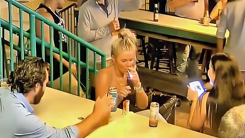 Candid Sexy Smoking Woman 775