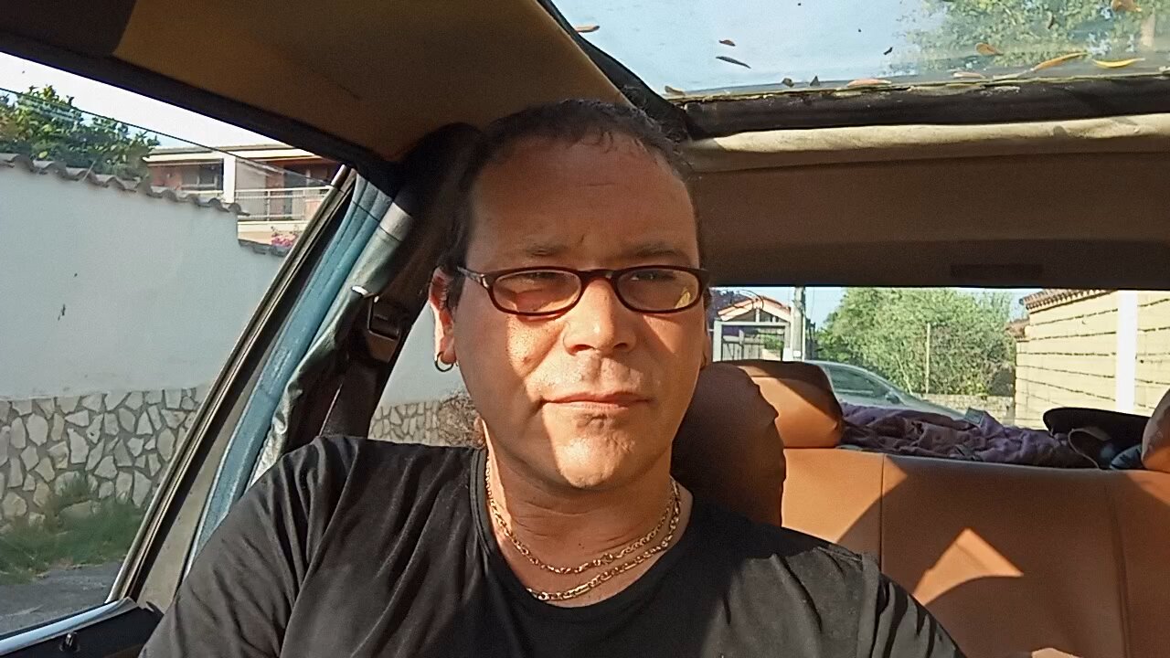 SPIATI CONTROLLATI E BASTONATI.