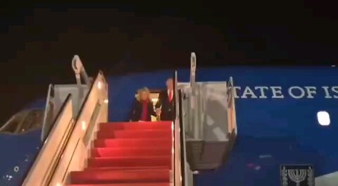 In the early hours of the morning Netanyahu landed in Washington DC