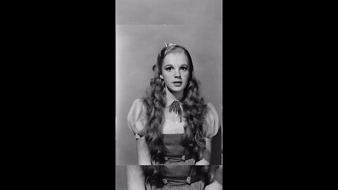 Judy Garland’s Early Costume Test for The Wizard of Oz (1939)