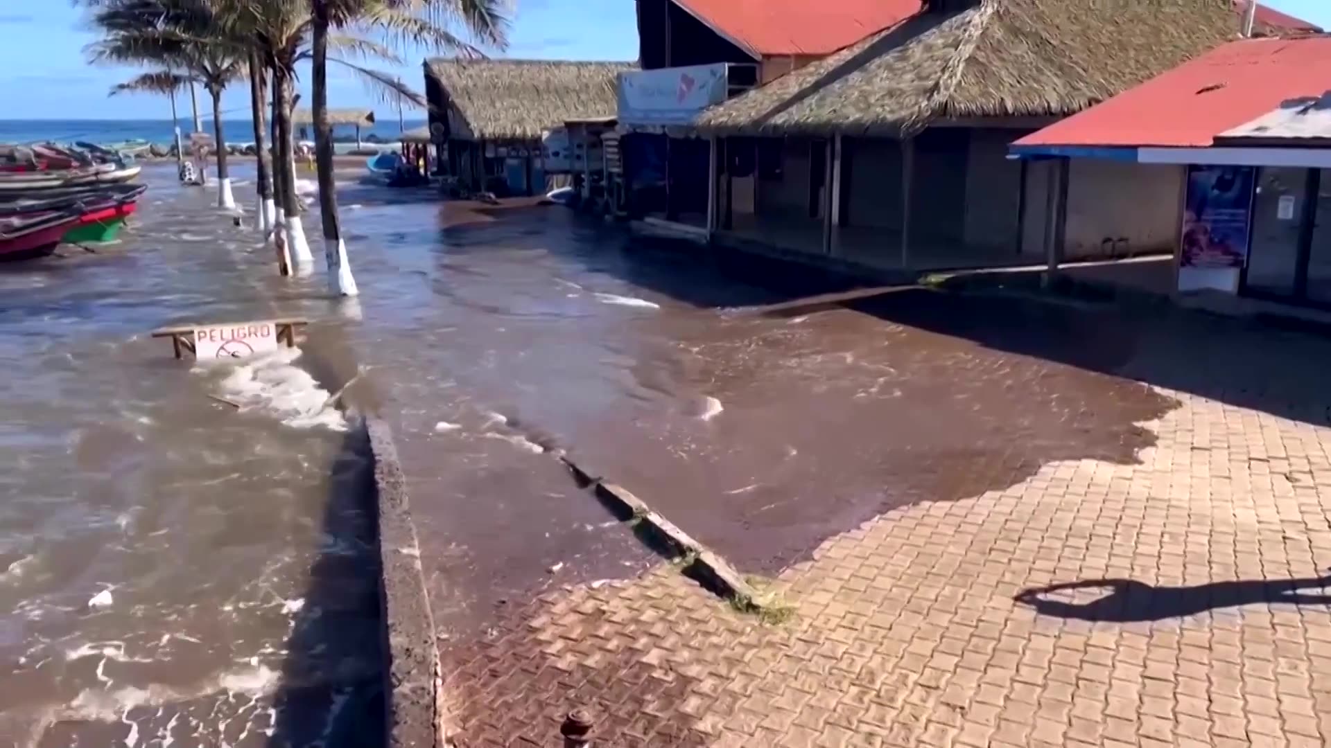 30 inch waves hit Easter Island after Russia quake