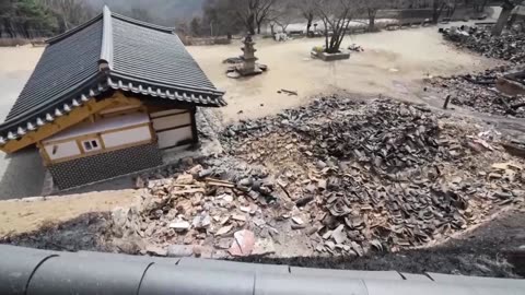 South Korea wildfires force evacuations and burn ancient temples