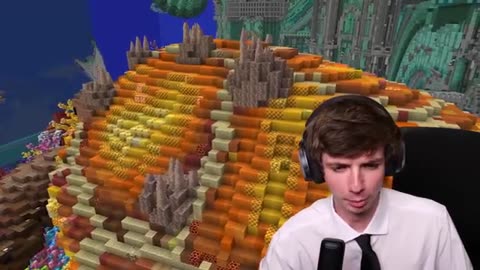 Minecraft $1 vs $25000 build challange