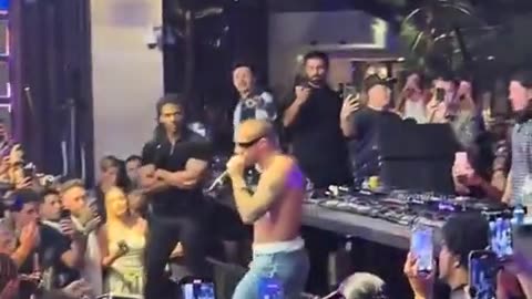 🤯✨ Man Impersonates Justin Bieber & Tricks a Vegas Nightclub! | FeedMyCuriosity