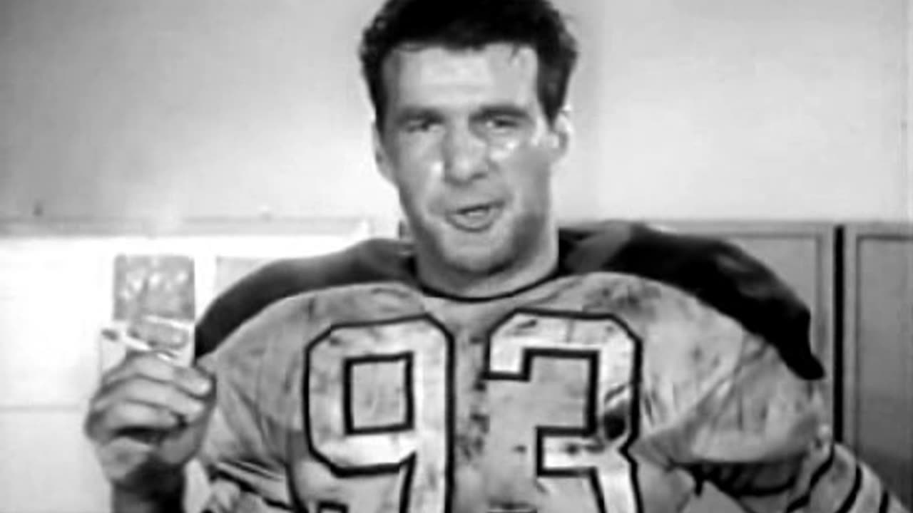 Commercial - Spud Cigarettes w generic football star