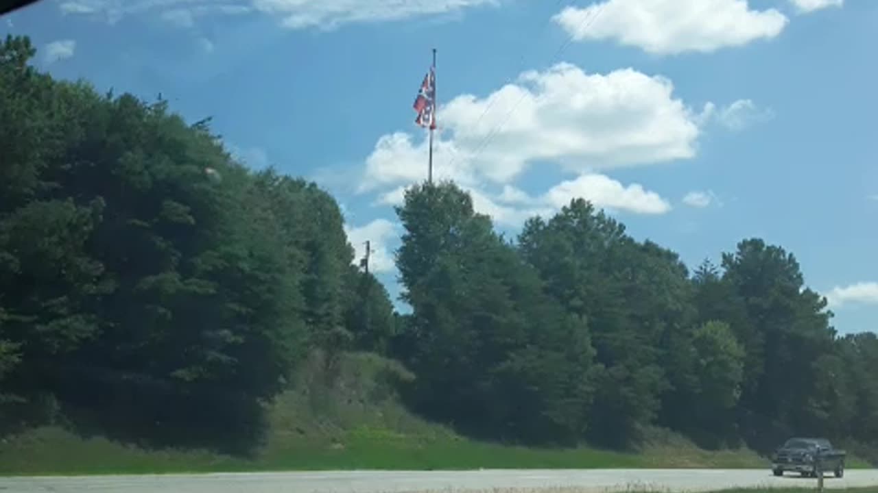 Reminders that you are in Dixieland