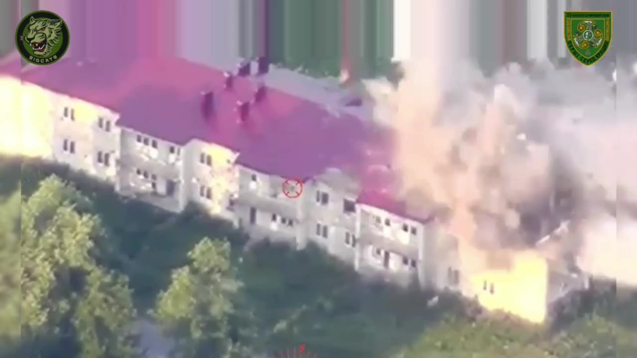 Ukrainian Airstrikes Demolish Entire Building