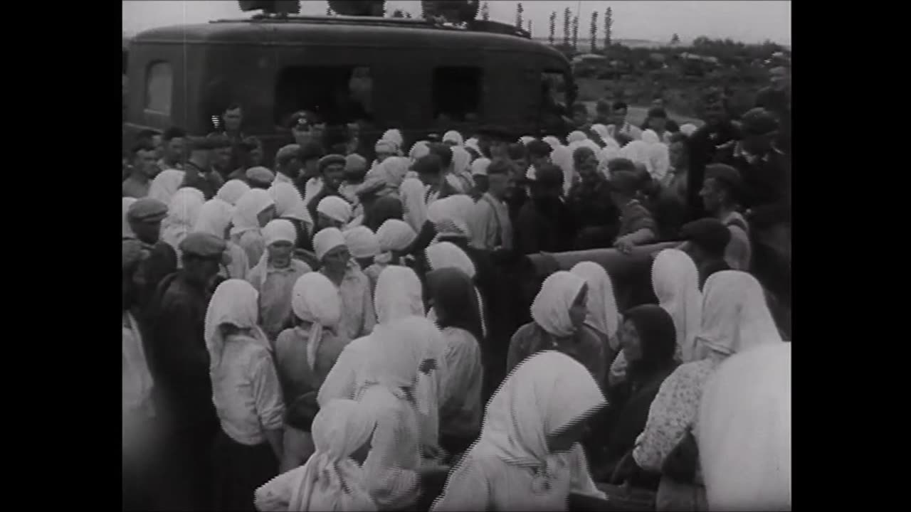 German troops and Civilians (1941)