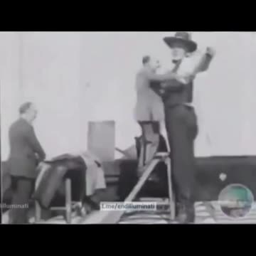 WANNA KNOW WHY THEY BUILT GIANT DOORS? HERE'S YOUR ANSWER