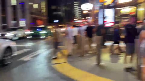 NASHVILLE TN LIVE BROADWAY STREET / PEOPLE WATCHING / BANDS WATCHING / BARS