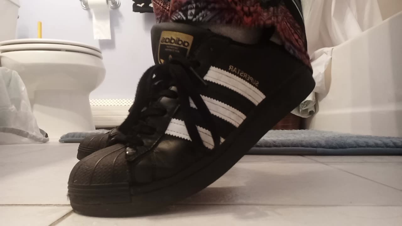 Close and wet superstar fun