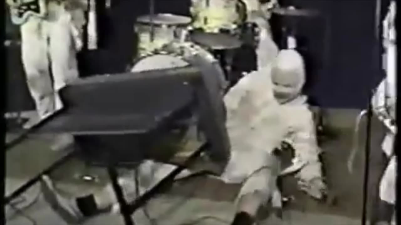 Insane Drummer from The Mummies Has Been In Every Band Ever