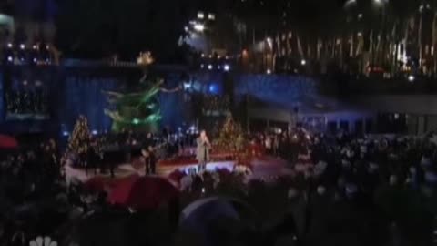 Michael Buble - I'll Be Home For Christmas = Christmas in Rockefeller