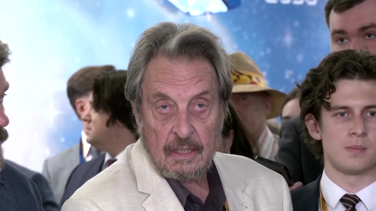 Musk's father says Elon Musk is not used to dealing with politicians