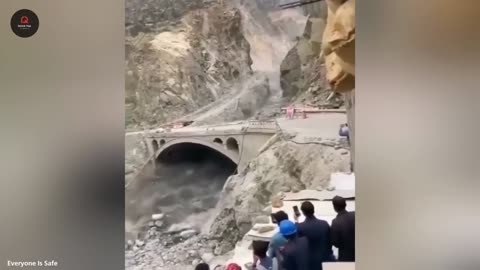 _75 Shocking Natural Disasters Ever Caught on Camera!_