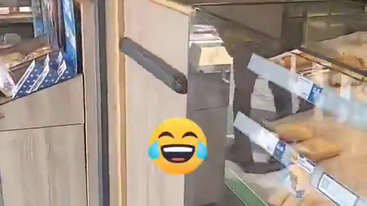 🚨🎥GREGGS RAIDED ON LIVESTREAM - Britain is becoming a lawless backwater