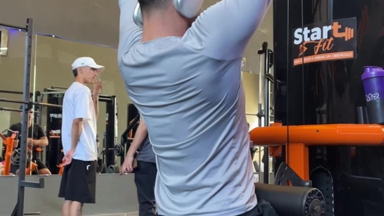 Lat Pull Down Machine Snaps