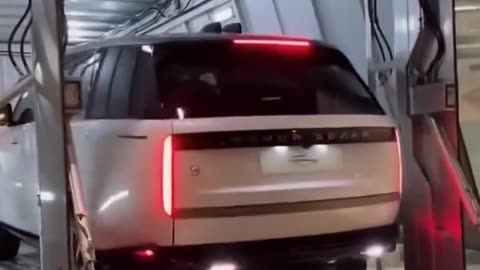 Unloading a Land Rover Like a Pro! 🚗 | Enclosed Car Shipping in Action