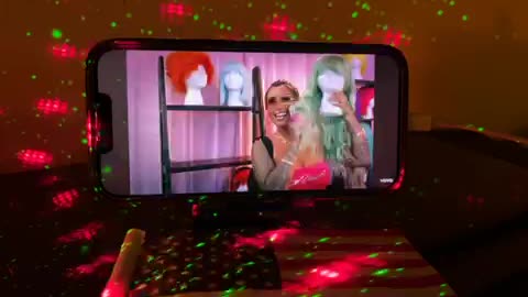 TV 🧡💜♥️💛💙