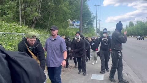 ANTIFA ASSAULTS INNOCENT VET ON SIDEWALK AN NOBODY CARES WTF?