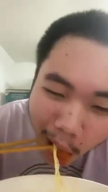 This is me Eating with Noodles and tomatoes