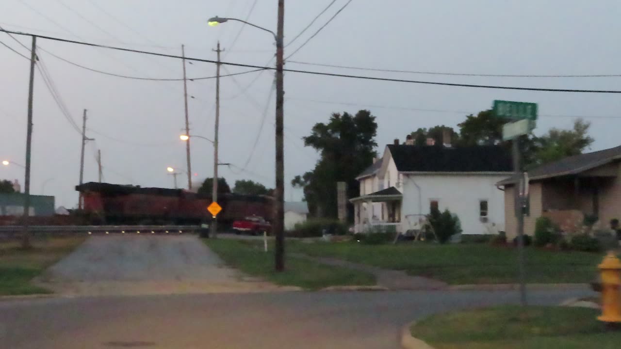 BNSF train going through Bellevue, Ohio