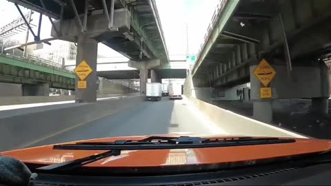 NYC GEORGE WASHINGTON BRIDGE IN 18 WHEELER #ourtruckinglife #reallifetruckers #atruckerslife