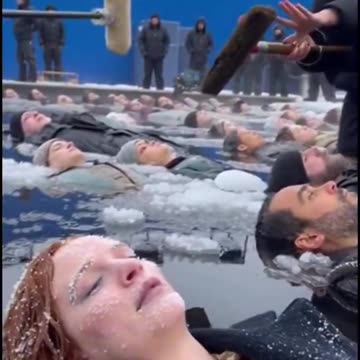 Behind the scenes look at Titanic freezing water scene