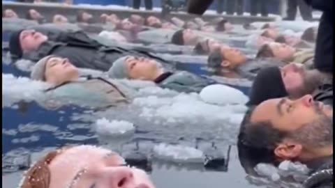 Behind the scenes look at Titanic freezing water scene