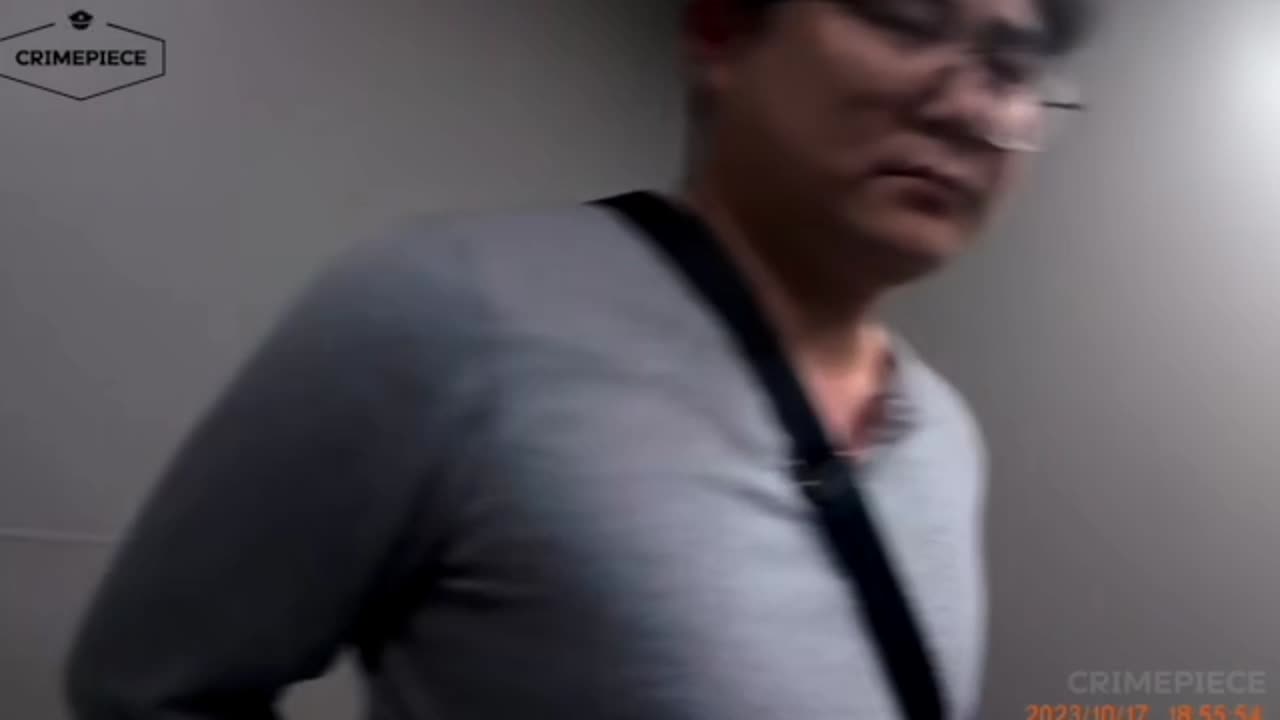 Gift Card Scammer Busted!
