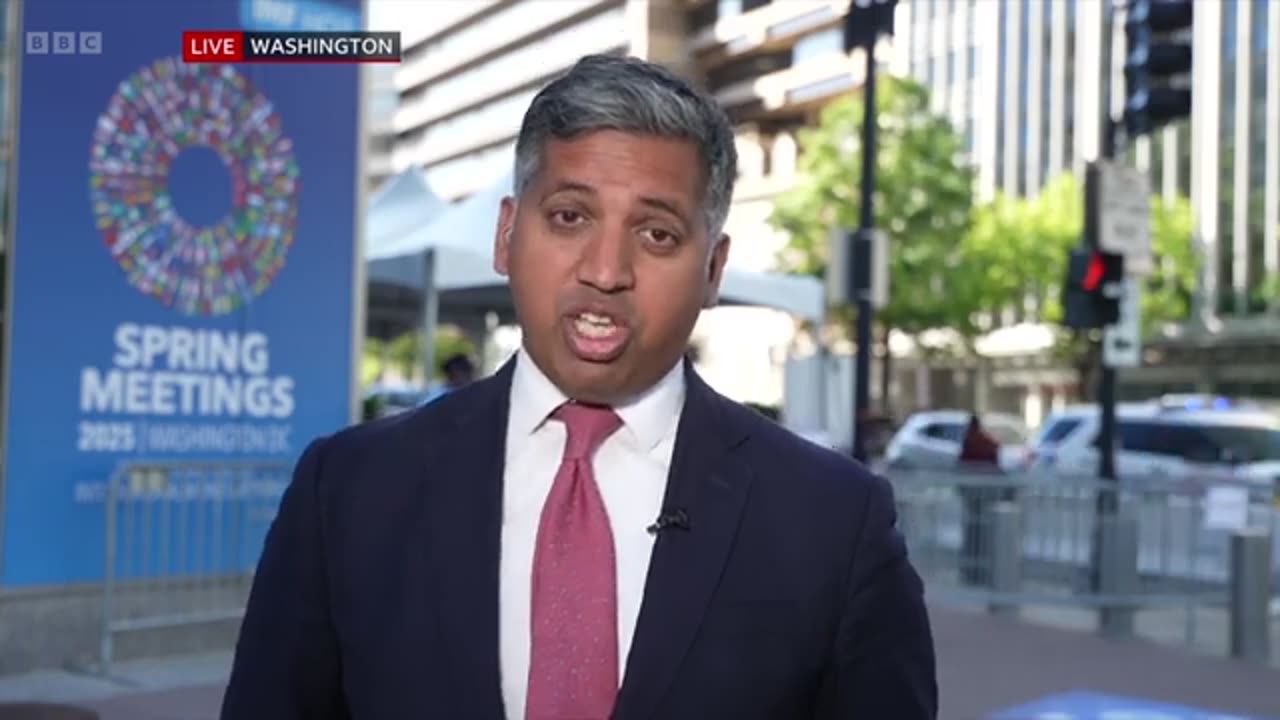 Major US retailers “warn President Trump of empty shelves” if tariff policies continue |